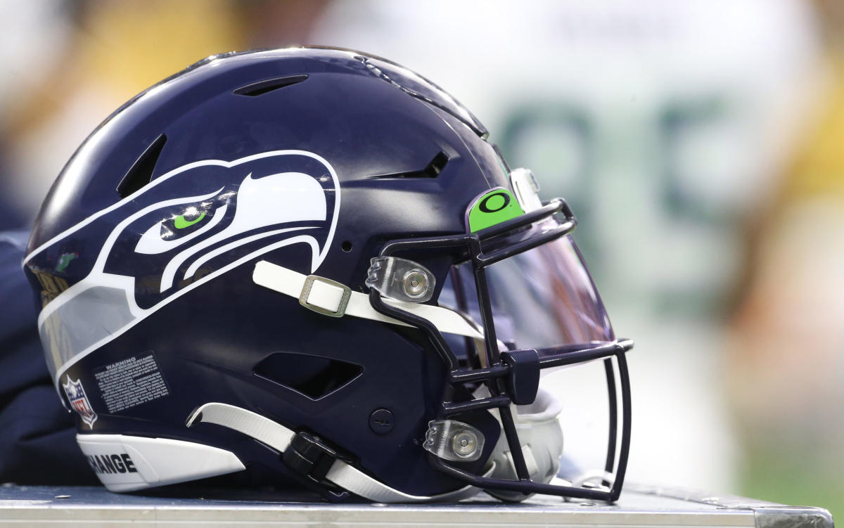 Seahawks To Sign Bruce Irvin To Active Roster