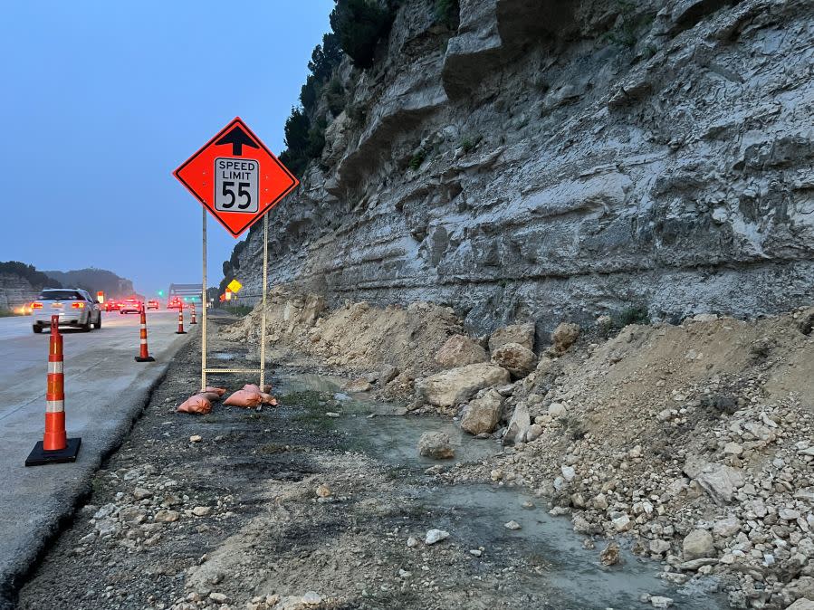 Rockslide on Loop 360 near Pennybacker Bridge overnight May 3, 2024 (KXAN Photo/Todd Bailey)