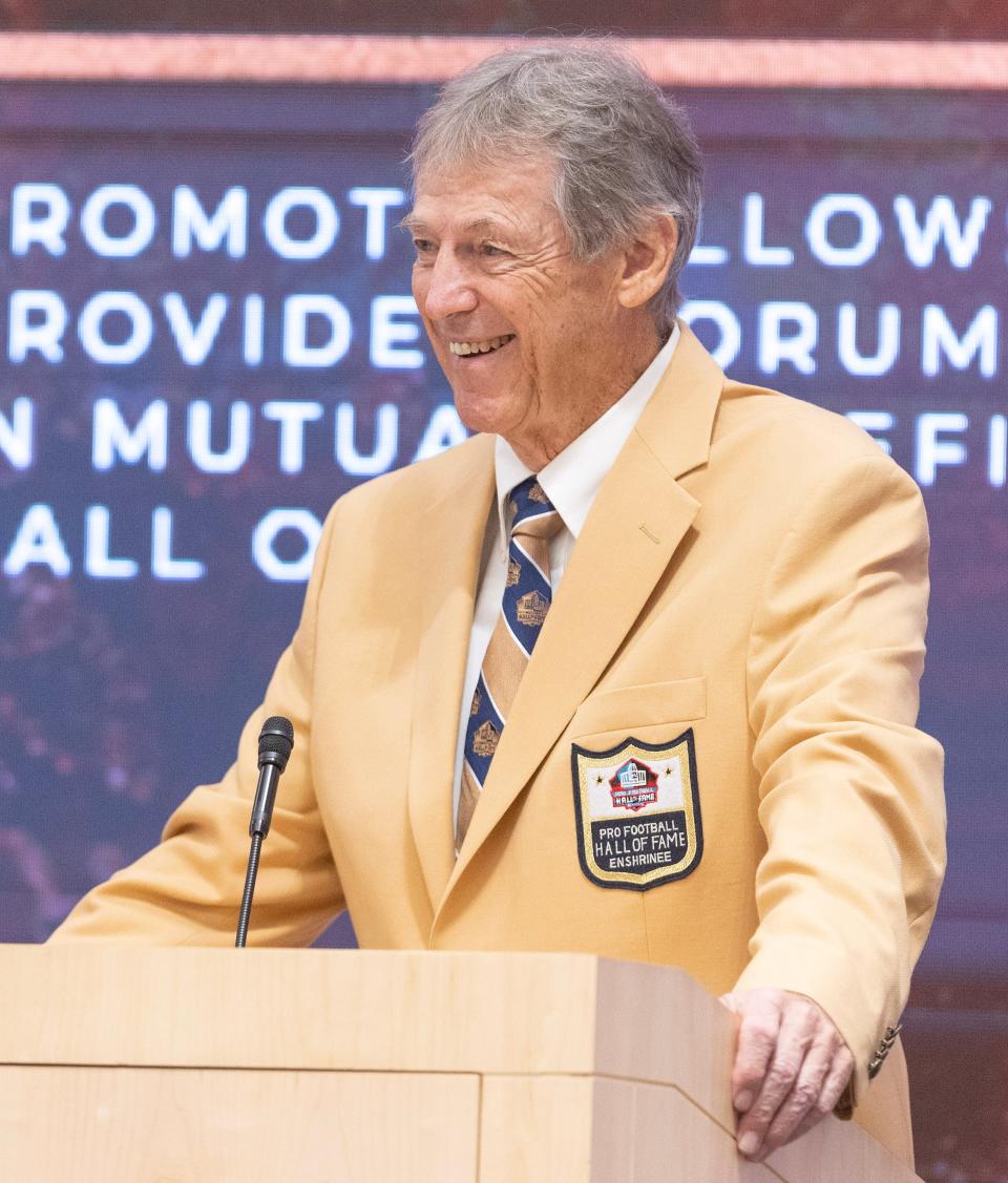 Pro Football Hall of Fame enshrinee Dick LeBeau speaks at the Hall of Fame Luncheon Club Monday, October 9, 2023.