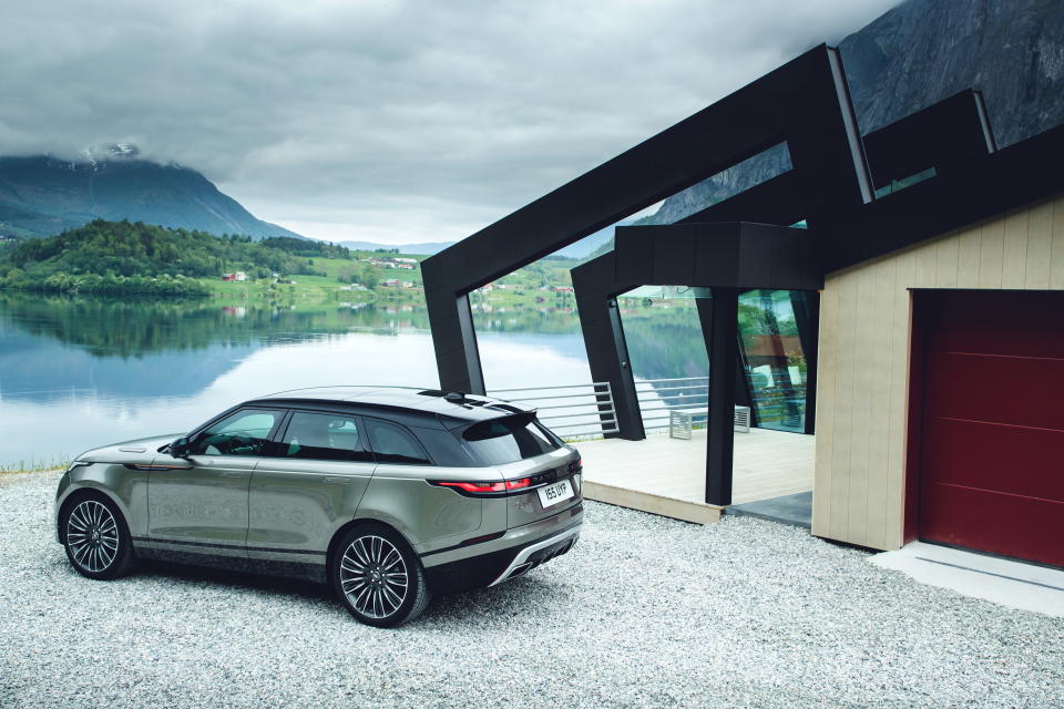 2018 Range Rover Velar R-Dynamic HSE (Credit: Land Rover USA)