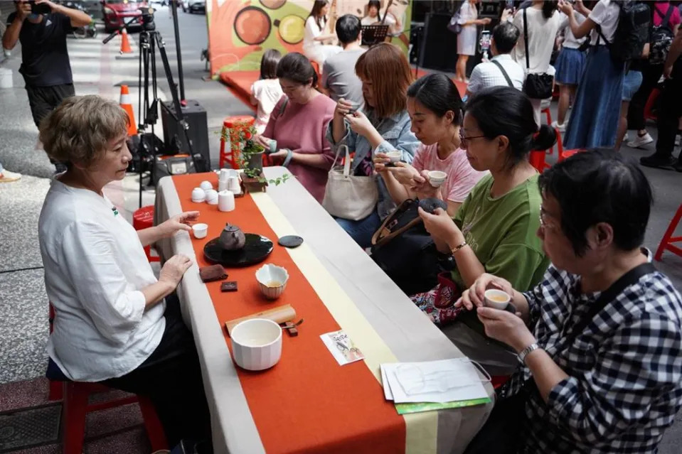 台中港舶來品商圈光景走廊7日舉辦第四屆「白露時光」光景戶外茶席活動。圖／曾麗芳