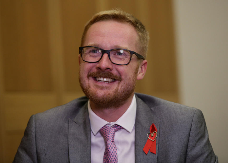 Der Abgeordnete Lloyd Russell-Moyle sorgte im Unterhaus für einen skurrilen Zwischenfall. (Bild: Getty Images)