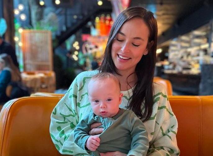 Canadian TV personality Chloe Wilde is reflecting on fertility struggles and her IVF journey. (Photo via Instagram/@thechloewilde)