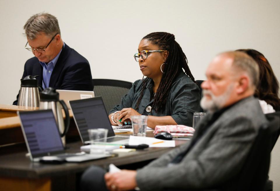 Springfield school board members Shurita Thomas-Tate and Steve Makoski listen to comments during the Tuesday meeting.