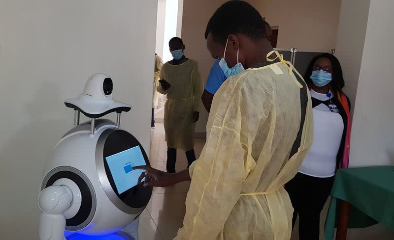 Robot demonstration at COVID-19 treatment centre in Kigali