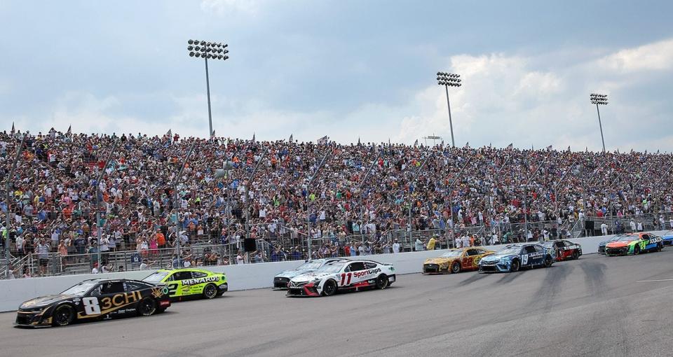 cars race at gateway