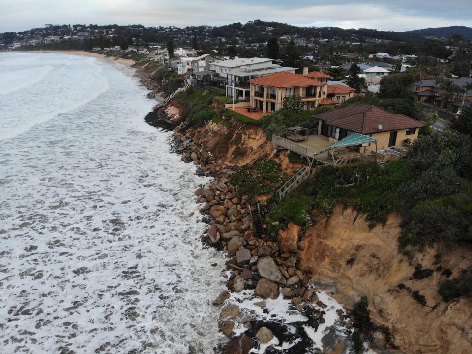 Extreme beach erosion during a coastal storm in 2020 at Wamberal, Central Coast, NSW. Christopher Drummond/UNSW Water Research Laboratory.
