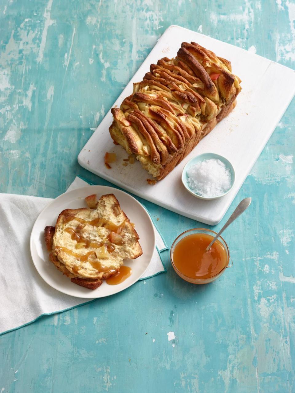 Apple Cinnamon Pull-Apart Bread