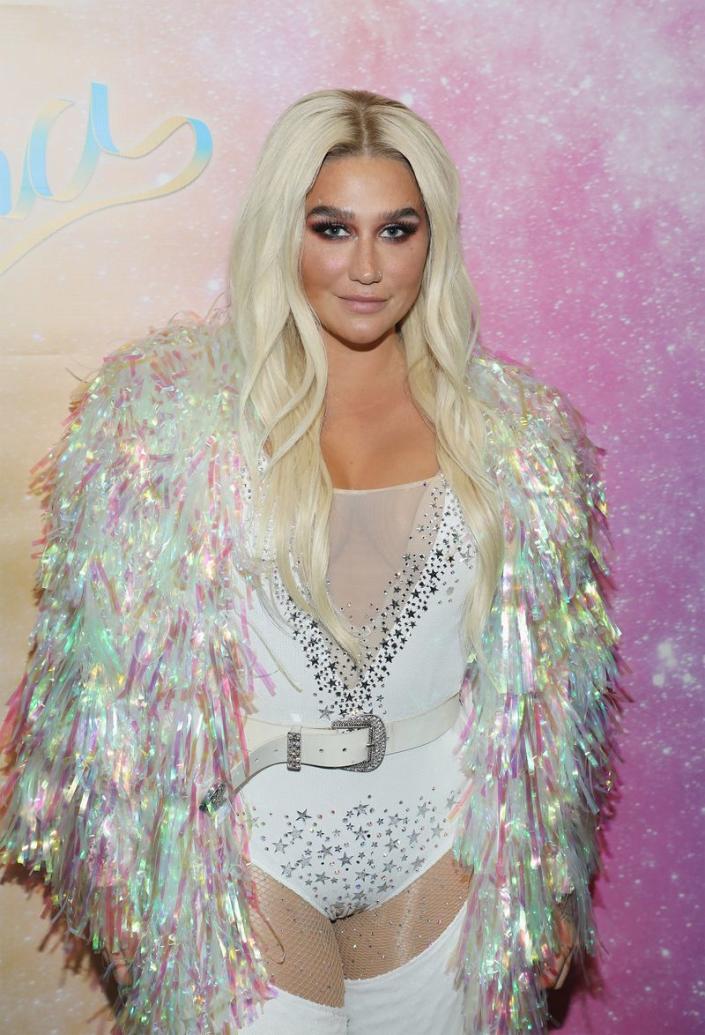 <p> This is much more of a cameo than an ascent to stardom, but before she came in on her &apos;Rainbow,&apos; Kesha was on an episode of&#xA0;<em>The Simple Life</em>&#xA0;alongside Paris Hilton and Nicole Richie. In the episode, Paris and Nicole tr<em>y&#xA0;</em>to set up Kesha&apos;s mom on a date, and Kesha looks the most 2005 she could possibly ever look.&#xA0; </p>