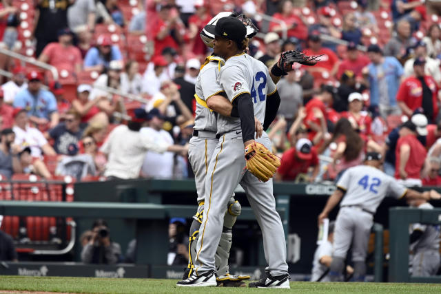 McCutchen homers in 10th to help Pirates beat Cardinals 6-3 - The San Diego  Union-Tribune