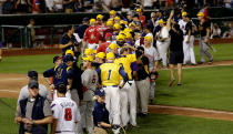 <p>Democrats and Republicans greet each other after the annual Congressional Baseball Game at Nationals Park in Washington, U.S., June 15, 2017. June 15, 2017. (Photo: Joshua Roberts/Reuters) </p>