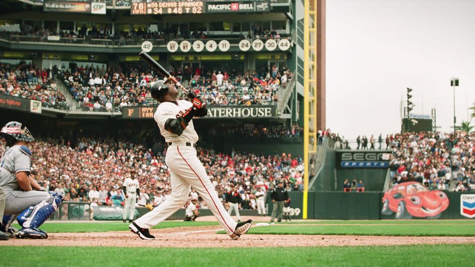 Barry Bonds, who broke baseball's homerun record, in "Untold: Hall of Shame." - Netflix