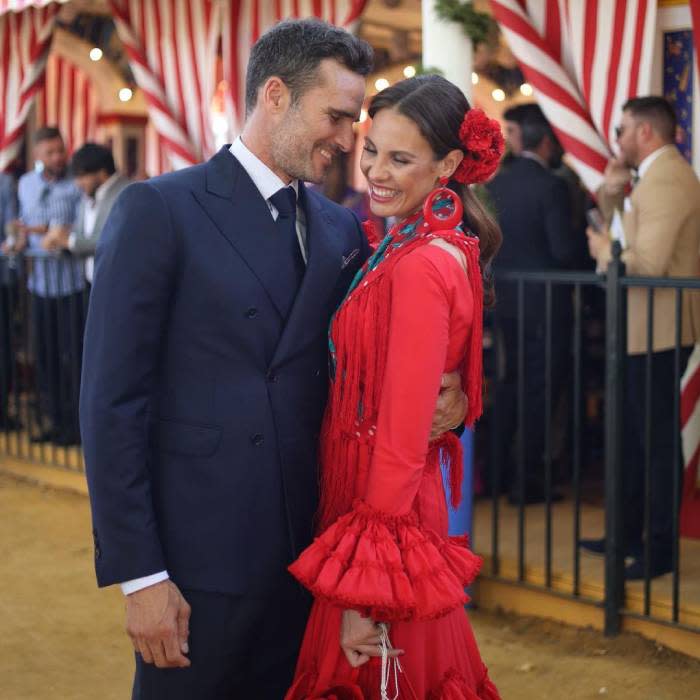 Pablo Marqués y Jessica Bueno, muy acaramelados, en la Feria de Sevilla