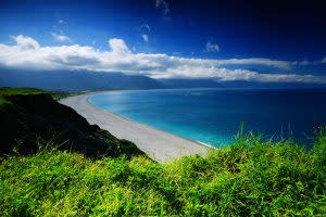 四八高地俯瞰月牙灣。| Overlooking Crescent Bay from Four Eight Highland