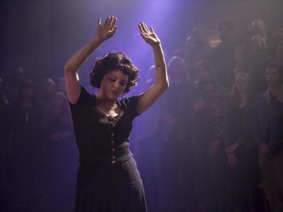 Sherilyn Fenn returned for the 2017 revival series along with almost the entire original cast (Suzanne Tenner)