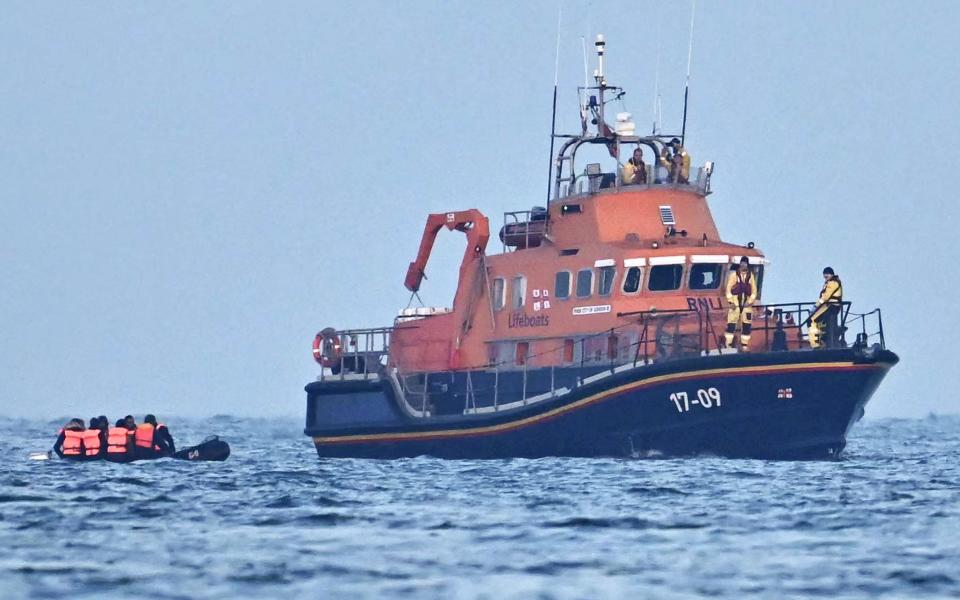 Migrants rescued in the Channel crossing