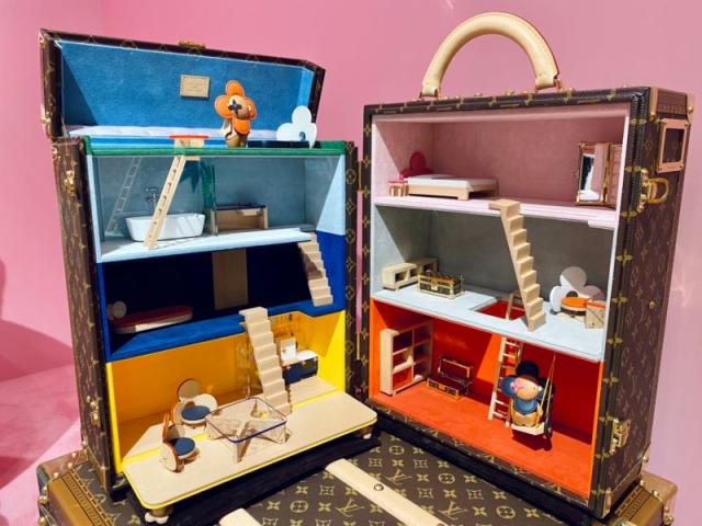 SHOWCASE  Louis Vuitton Maison Vivienne Dollhouse 