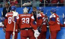 Ice Hockey - Pyeongchang 2018 Winter Olympics - Men Semifinal Match - Czech Republic v Olympic Athletes from Russia - Gangneung Hockey Centre, Gangneung, South Korea - February 23, 2018 - Czech head coach Josef Jandac talks to players. REUTERS/David W Cerny