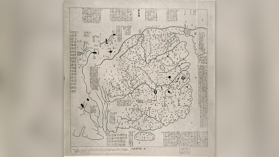 A large white map of 12th century China that shows the Great Wall fortification in sections along the country's northern borders.