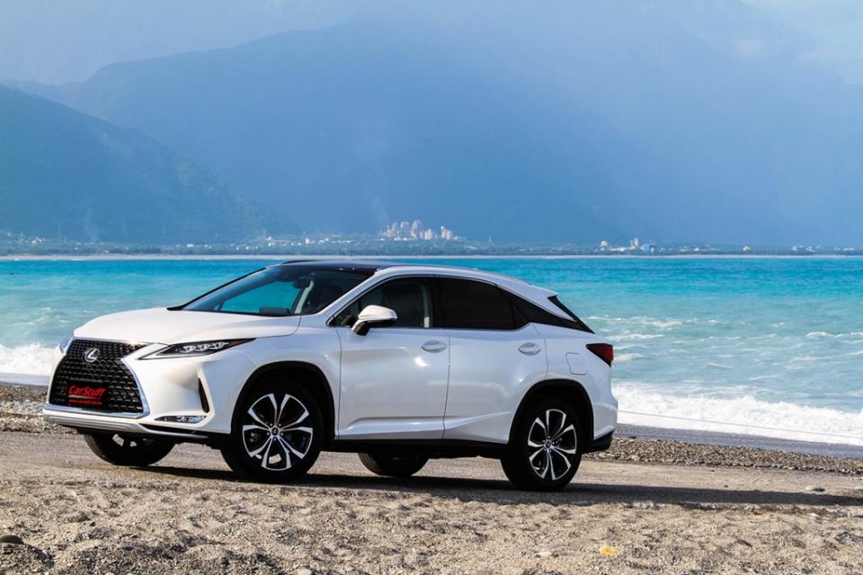 2020-lexus-rx300