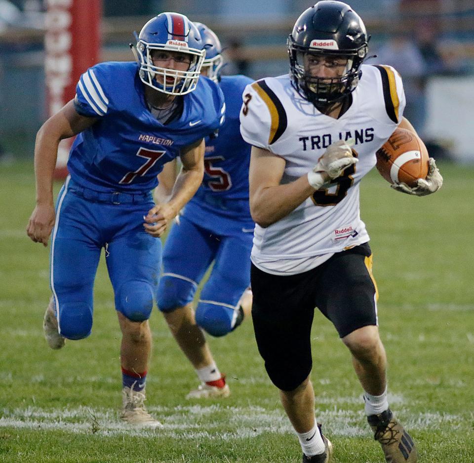 South Central High School's Hagen Adams (3) returns a kickoff against Mapleton High School during high school footbal action Friday, Oct. 8, 2021 at Mapleton High School. TOM E. PUSKAR/TIMES-GAZETTE.COM