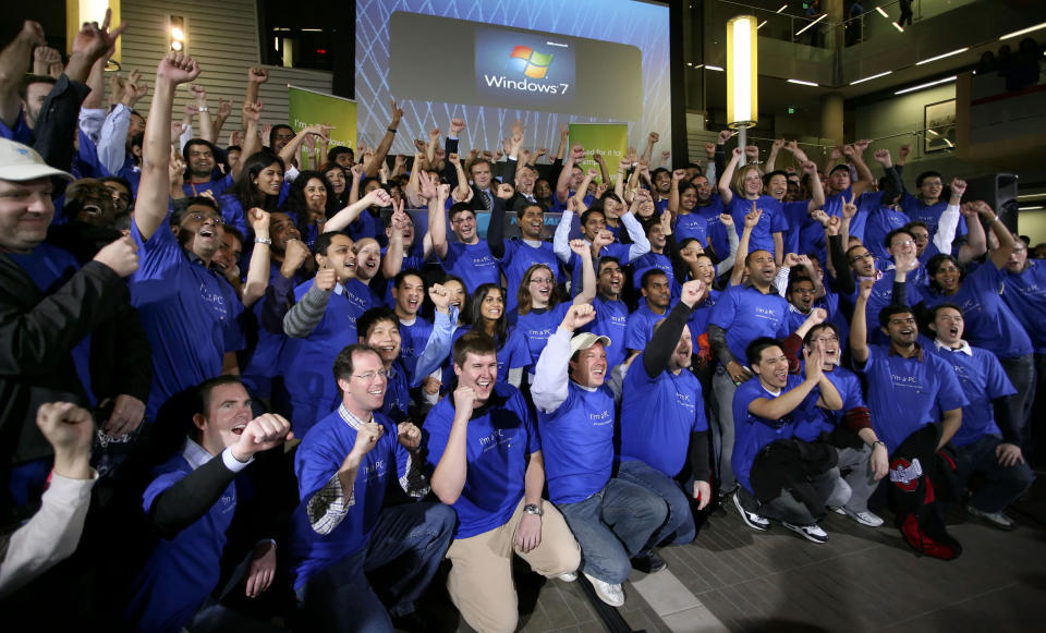 Hundreds of Microsoft Windows group employees pose for a group photo. Source: Getty Images