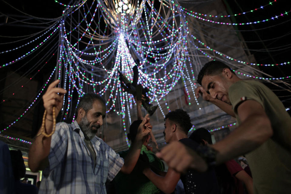 Weddings cut through gloomy mood in Gaza Strip