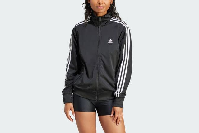 <p>Adidas</p>