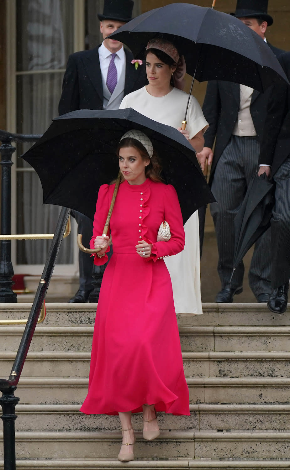 Beatrice et Eugenie d'York présentes à la garden-party