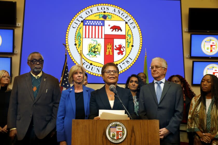 Los Angeles, California -Dec. 12, 2022-On Dec. 12, 2022, Mayor Karen Bass declares a state of emergency against homelessness at the city's Emergency Operations Center, which will allow her to take aggressive executive actions to confront the homelessness crisis in Los Angeles. The declaration will recognize the severity of Los Angeles' crisis and break new ground to maximize the ability to urgently move people inside. From left are Councilmember District 9 Curren Price, Councilmember Supervisor Janice Hahn, Mayor Karen Bass, and second from right Councilmember District 2 Paul Krekorian.(Carolyn Cole / Los Angeles Times)