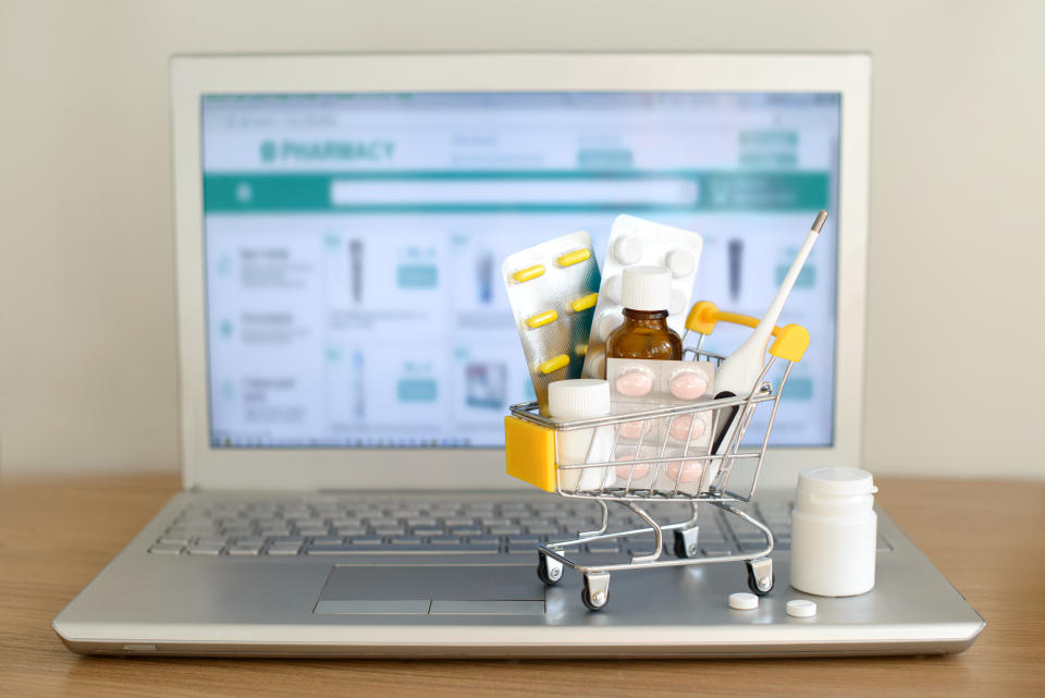 Schnell und einfach: Mit nur wenigen Klicks lassen sich Medikamente im Internet bestellen. (Bild: Getty Images)