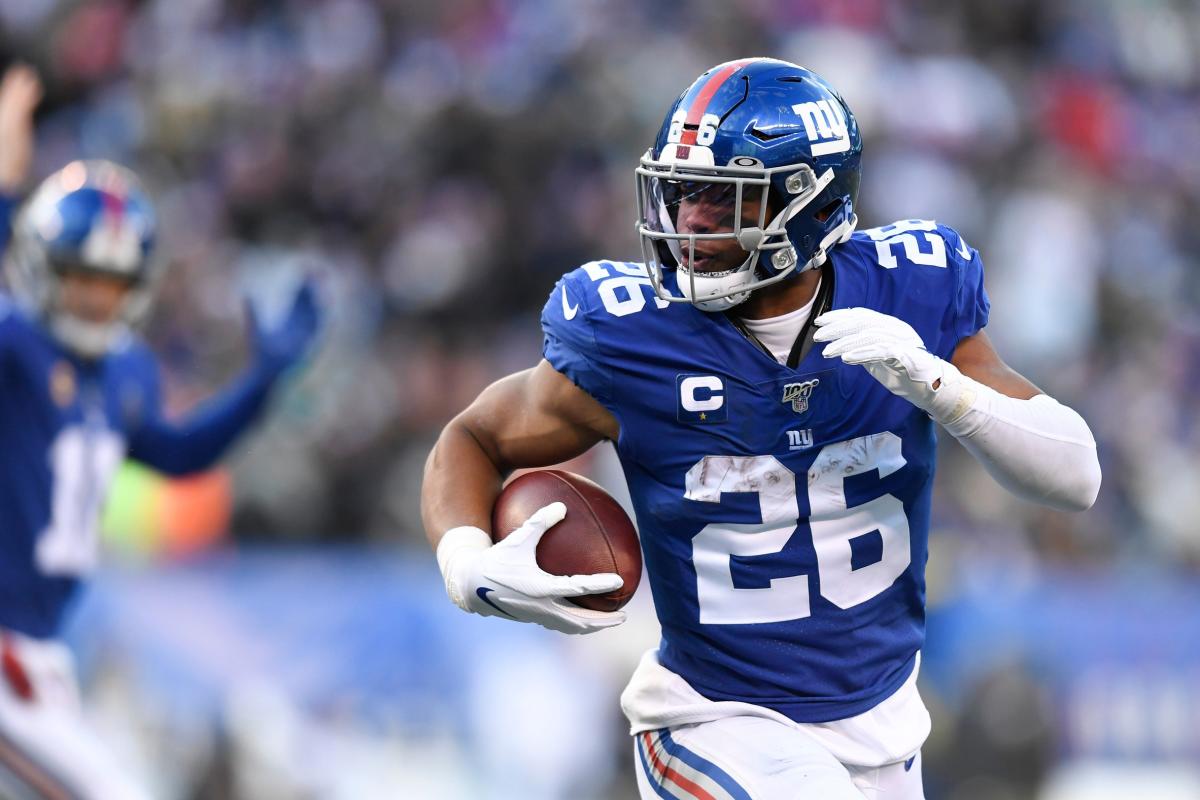 LOOK: Saquon Barkley shows off New York Giants throwback uniform