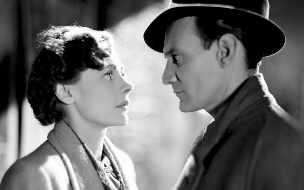 Celia Johnson and Trevor Howard in Brief Encounter - Film Stills