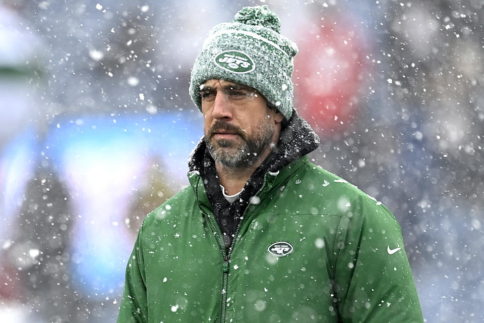 Aaron Rodgers, quarterback de los New York Jets, recibió la bonificación más baja después de pasar prácticamente toda la temporada lesionado. (Foto: Billie Weiss/Getty Images)