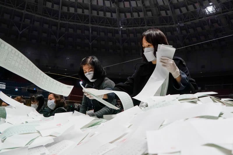 Vote counts in the parliamentary elections in Seoul