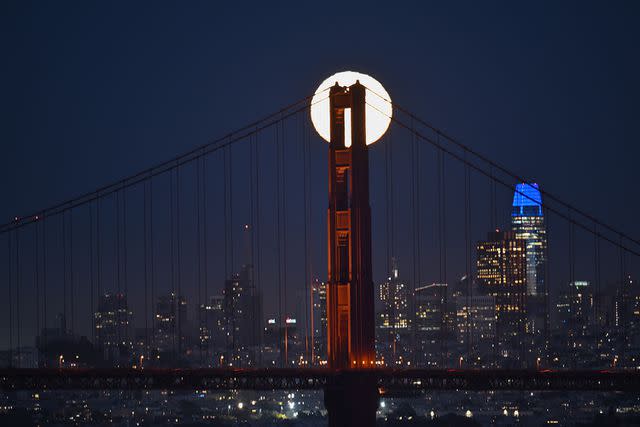 <p>Tayfun Coskun/Anadolu via Getty</p> Rare super blue moon in San Francisco