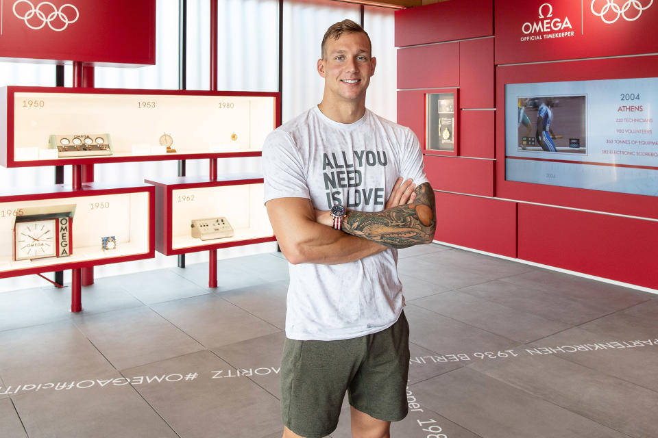 <p>Ambassador Caeleb Dressel visits the OMEGA Showcasing in Tokyo during the 2020 Olympics.</p>