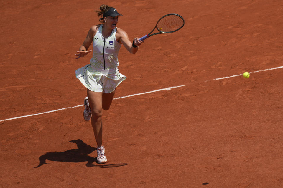 Brazil's Beatriz Haddad Maia plays a shot against Tunisia's Ons Jabeur during their quarterfinal match of the French Open tennis tournament at the Roland Garros stadium in Paris, Wednesday, June 7, 2023. (AP Photo/Thibault Camus)