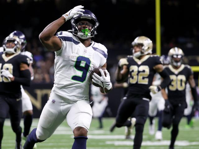 Kenneth Walker III fantasy advice: Start or sit the Seahawks RB in Week 5  fantasy football leagues - DraftKings Network