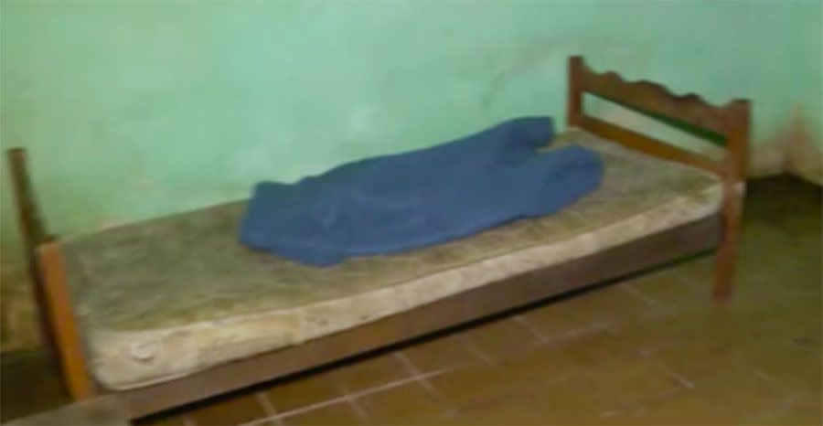 The bed where the victim allegedly was kept for more than two decades. Image: Globo News