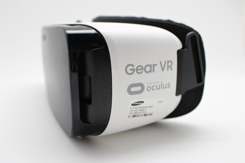 三星 Gear VR 簡單直覺進入虛擬實境VR的世界