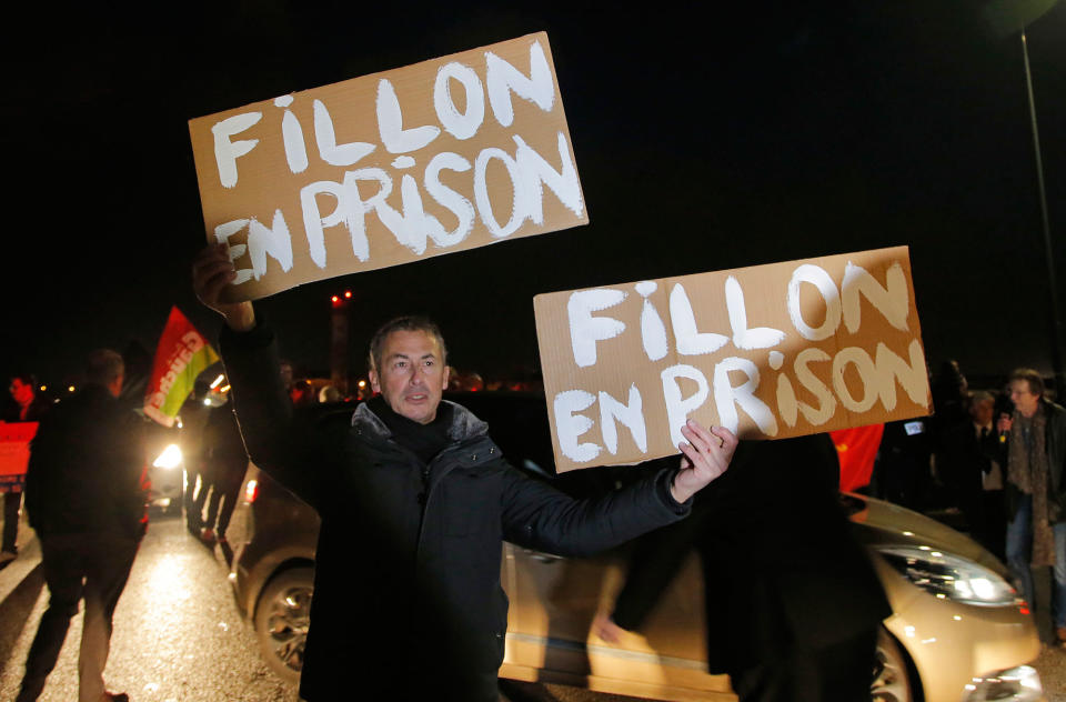 Police brutality protests in Paris suburbs