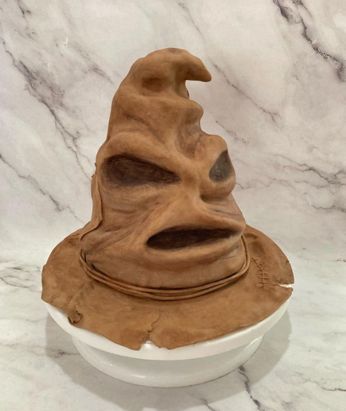 Sorting Hat from Harry Potter cake by @CakeWand Courtesy: @CakeWand Instagram