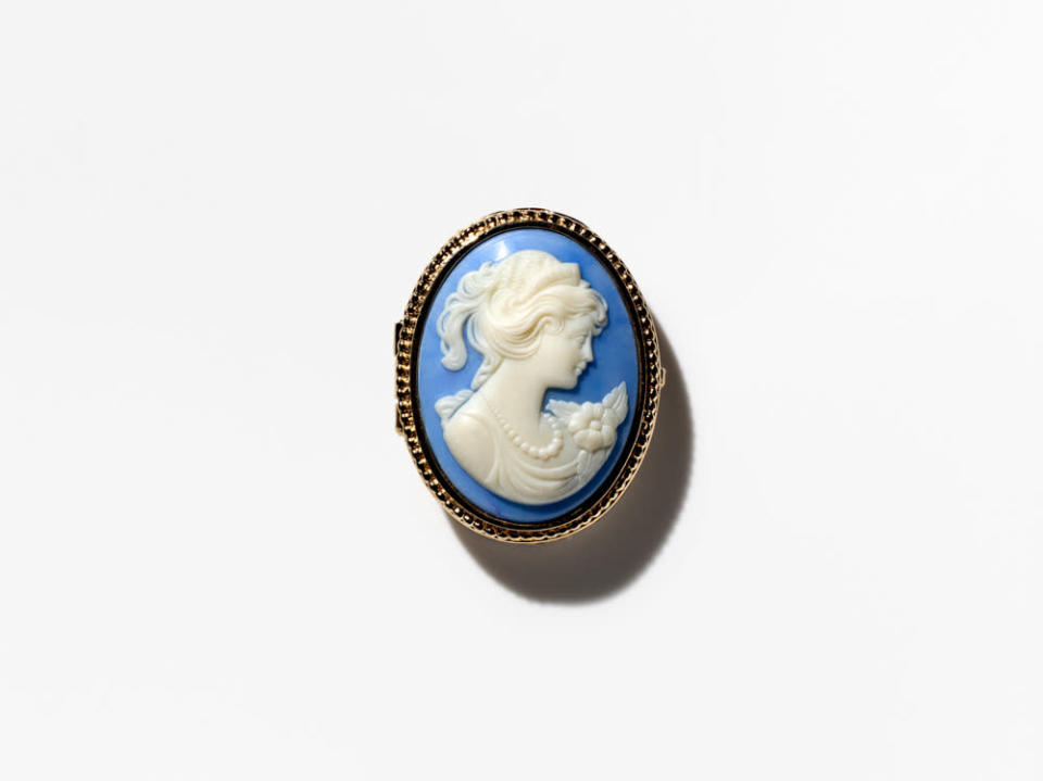 Youth-Dew Cameo Compact, 2002  