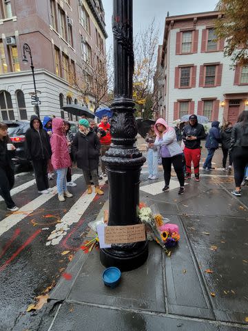 <p>Jenna Wang</p> Flowers and tribute notes left by 'Friends' fans mourning Matthew Perry in New York City