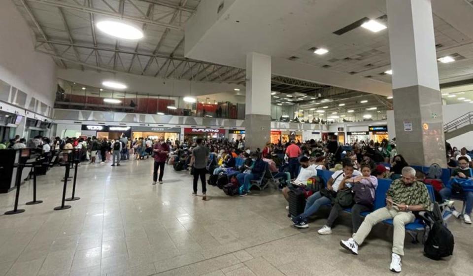 Aeropuerto en Cartagena. Buscarán tiquetes aéreos más baratos en Colombia. Foto: Valora Analitik