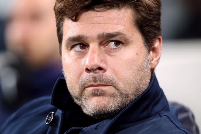 Mauricio Pochettino looks to be staying in Paris