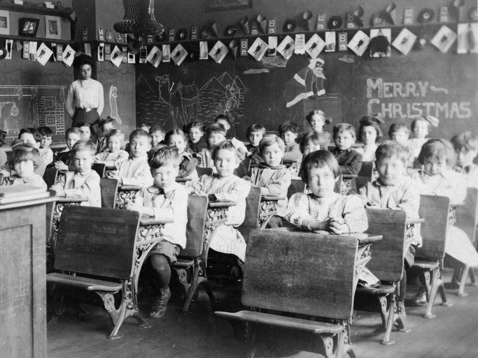 kids students classroom 1920s