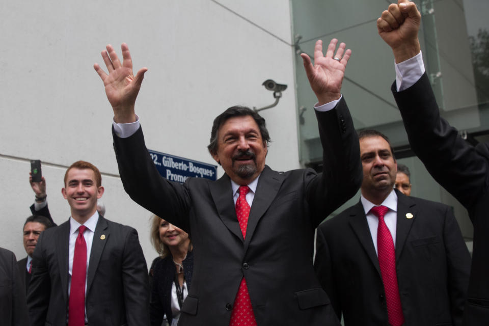 El día que Napoleón fue recibido como 'rock star' en el Senado de México