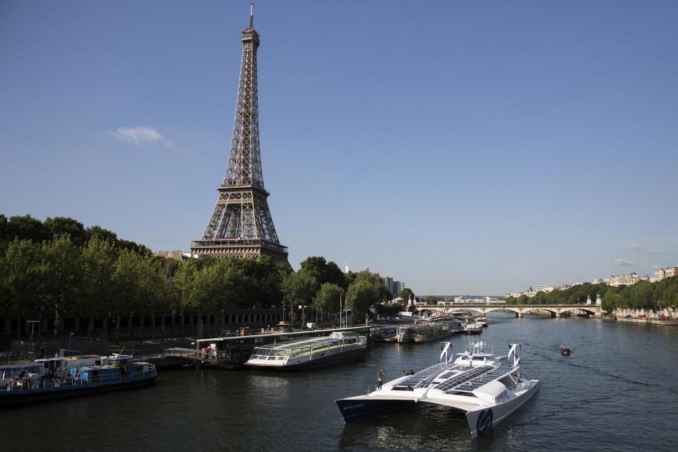 Platz 2: In Frankreich macht laut der Robert-Half-Umfrage vielen Mitarbeitern Arbeitsstress zu schaffen. Das schlägt sich auch auf das Gemüt aus: Denn dem Personaldienstleister zufolge sind Arbeitnehmer hier am unzufriedensten. (Bild-Copyright: Kamil Zihnioglu/AP)